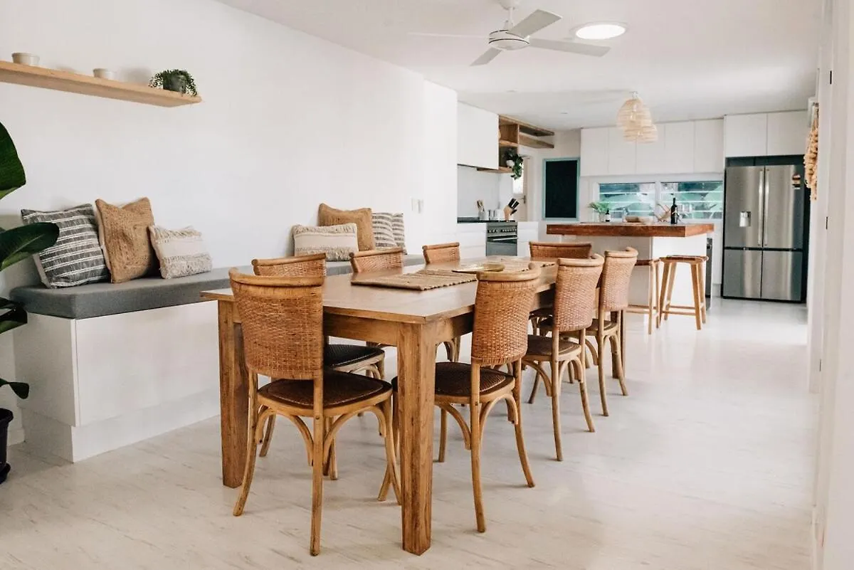 Prime Location With Pool - Walk To Coolum Beach Australia
