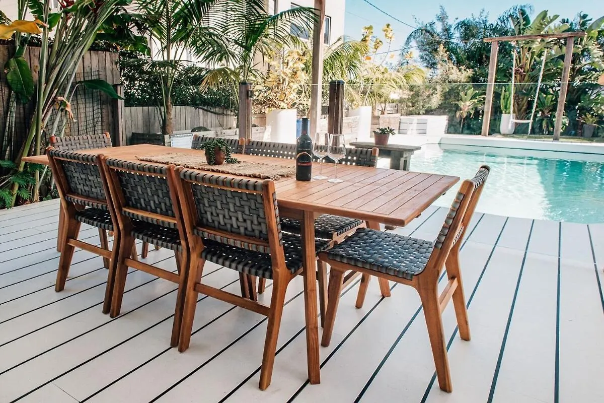 Prime Location With Pool - Walk To Coolum Beach
