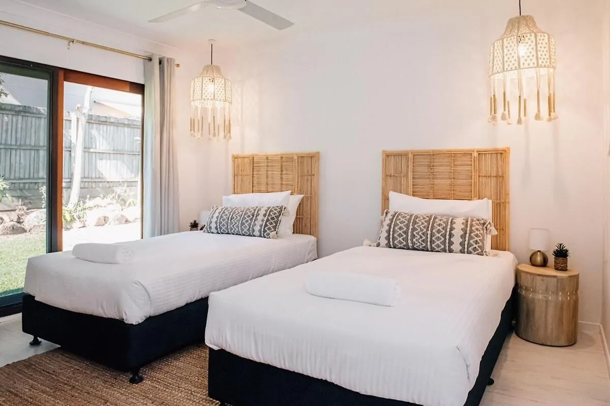 Prime Location With Pool - Walk To Coolum Beach Holiday home