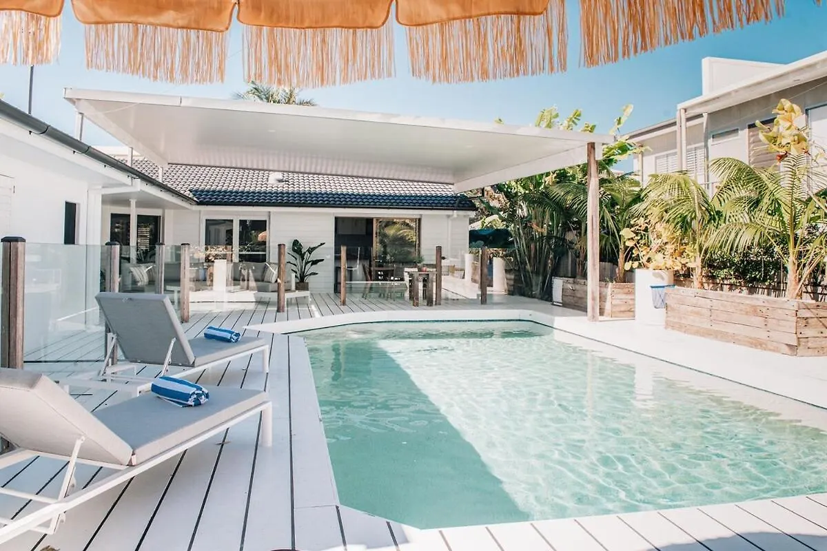 Prime Location With Pool - Walk To Coolum Beach Australia
